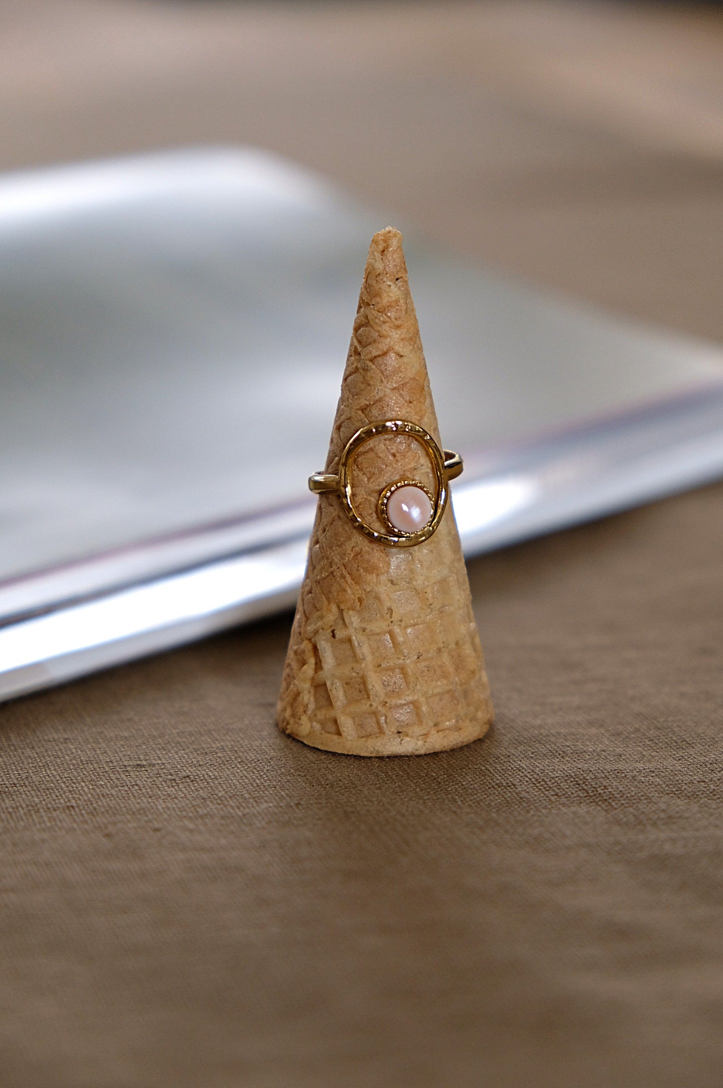 Anello OVALE con PIETRA ROSA