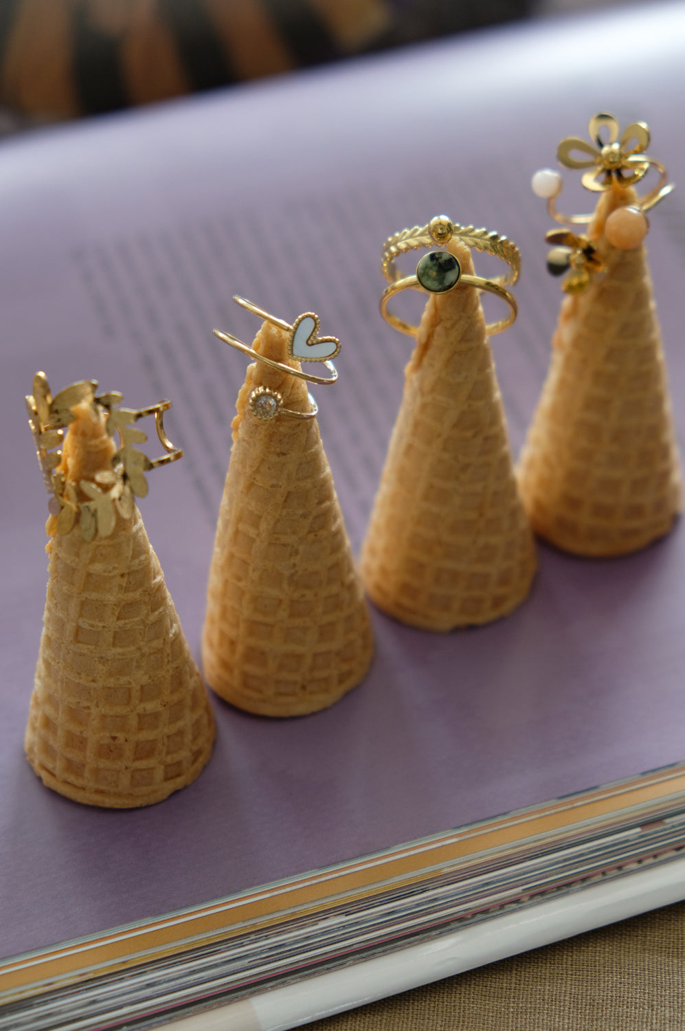 Anello FIORI e PIETRE